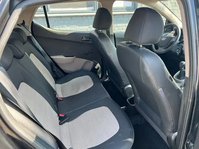 Hyundai i10 1.0i i-Drive airco 2014 Benzine 6