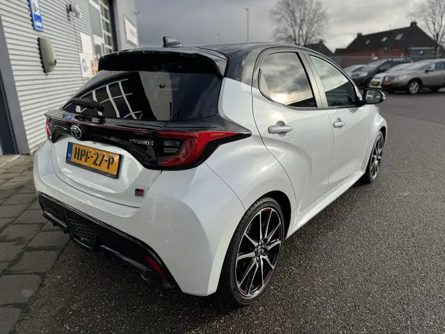 Toyota Yaris 1.5 Hybrid GR Sport 2023 Hybride Benzine 9