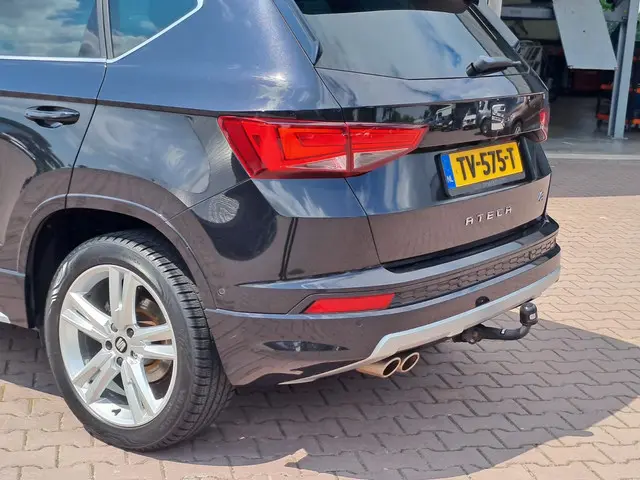 SEAT Ateca 1.5 TSI FR Business Intense 2018 Benzine 34