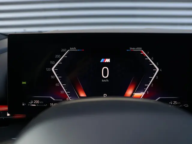 BMW 5 Serie Touring 550e xDrive 2025 Hybride Benzine 21