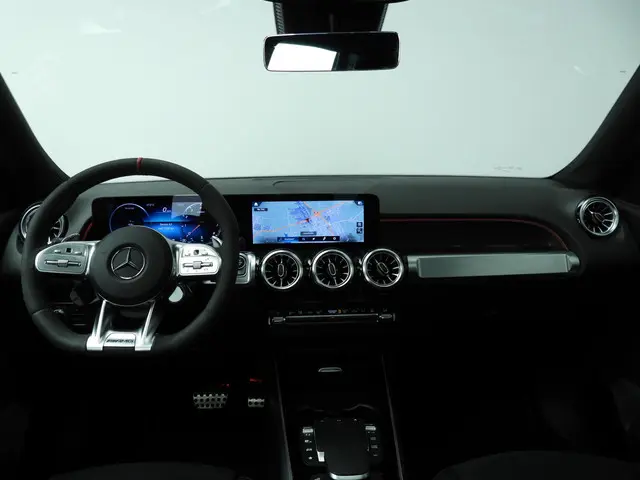 Mercedes-Benz GLB AMG 35 4MATIC 2022 Benzine 10