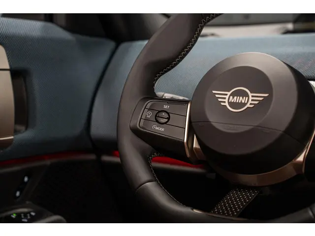 MINI Countryman 1.5 C Favoured M 2024 Benzine 40