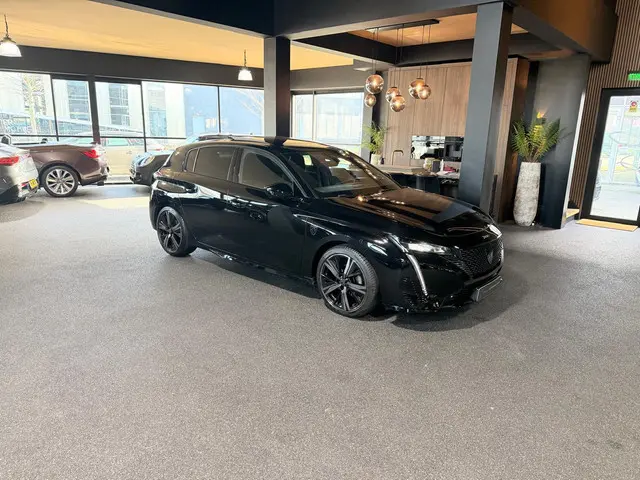 Peugeot 308 1.2 PureTech GT Pack Business 2022 Benzine 30