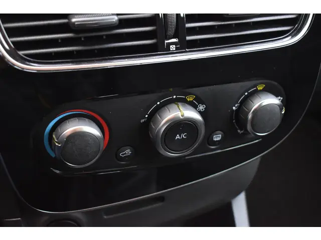 Renault Clio TCe 90 Limited 2018 Benzine 16