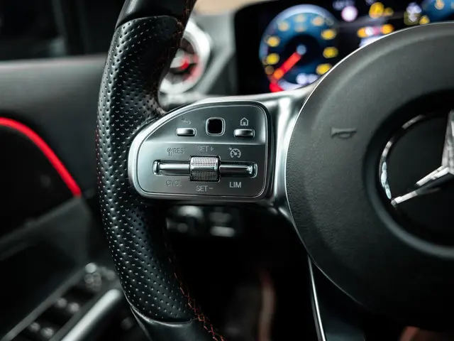 Mercedes-Benz GLA 200 AMG Line 2023 Benzine 29