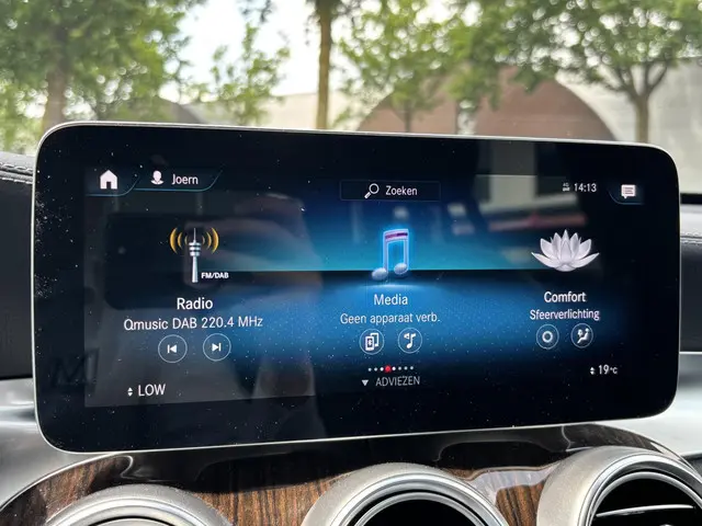 Mercedes-Benz GLC 300e 4MATIC 2022 Hybride Benzine 23