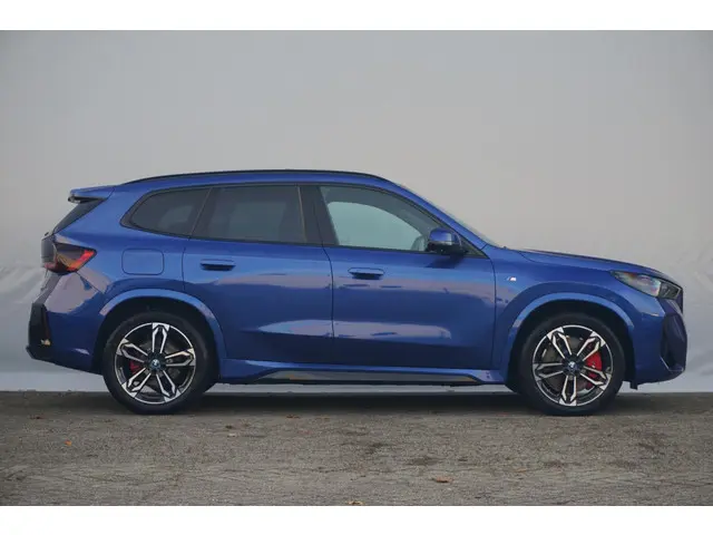 BMW iX1 eDrive20 2025 Elektrisch 4