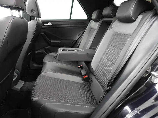 Volkswagen T-Roc 1.5 TSI R-Line+ Aut- 2021 Benzine 30