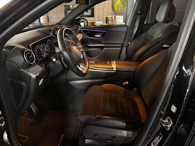 Mercedes-Benz GLC 200 4MATIC AMG Line 2023 Benzine 14