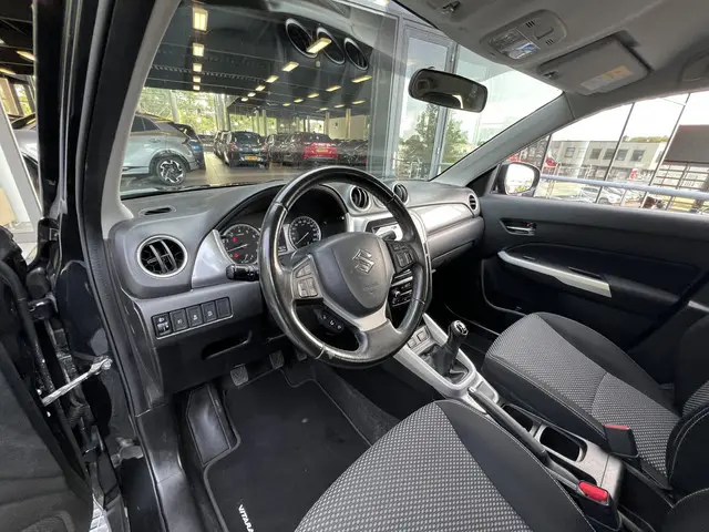 Suzuki Vitara 1.6 Exclusive 2015 Benzine 24
