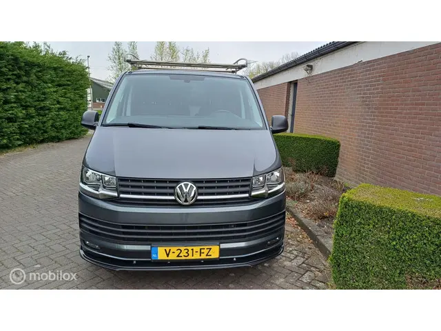 Volkswagen Transporter 2.0 TDI L1H1 2017 Diesel 2