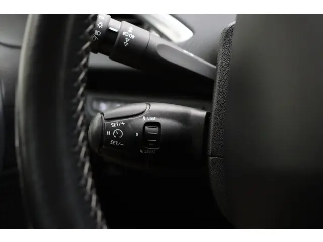 Peugeot 2008 1.2 PureTech Allure 2017 Benzine 26