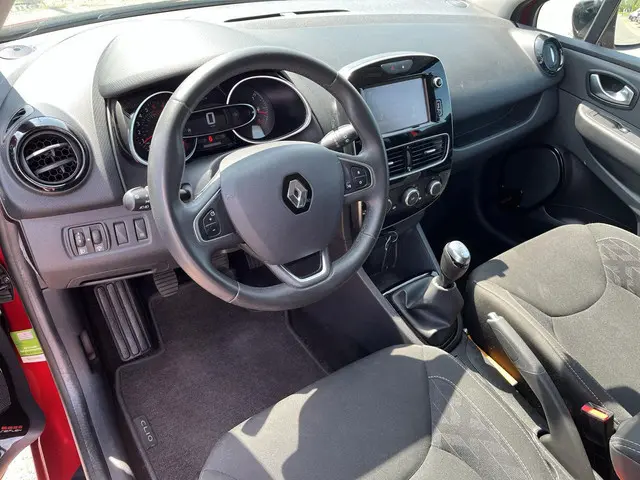 Renault Clio Estate 0.9 TCe Limited 2019 Benzine 15