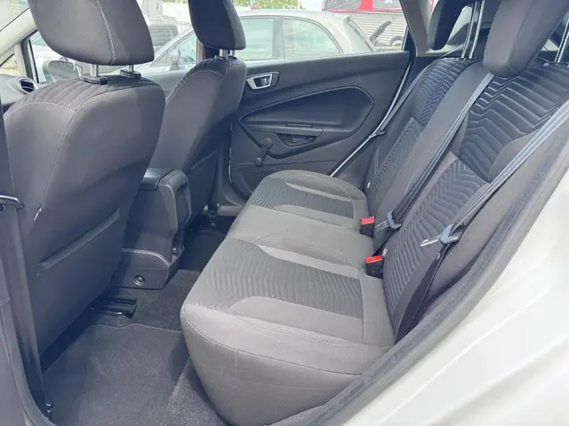 Ford Fiesta 1.0 EcoBoost Titanium 2012 Benzine 24