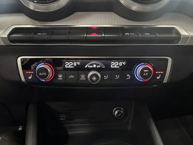 Audi Q2 35 TFSI Edition one 2022 Benzine 16