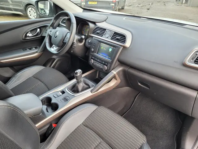 Renault Kadjar 1.2 TCe Bose 2015 Benzine 12