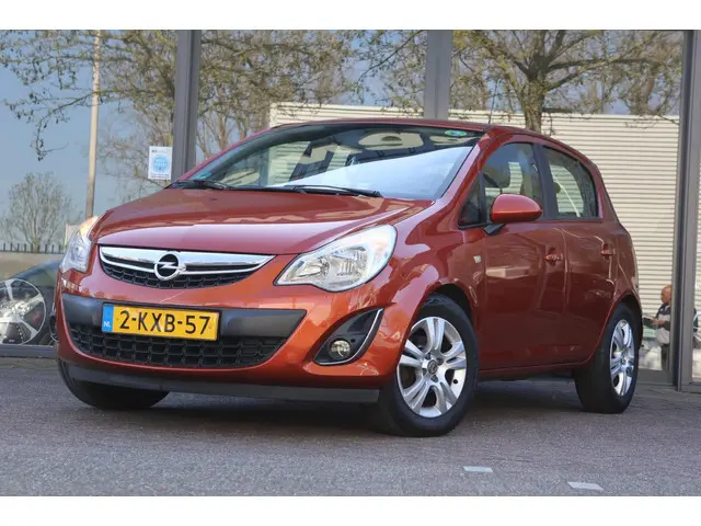 Opel Corsa 1.2-16V Berlin|Navi|Airco|Cruise 2013 Benzine