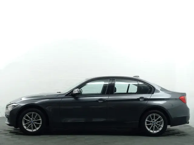 BMW 3 Serie 320i M Sport High Exe Aut- 2012 Benzine 32