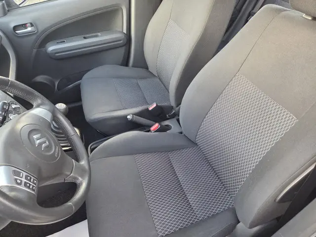 Suzuki Splash 1.0 VVT Comfort EASSS 2015 Benzine 10