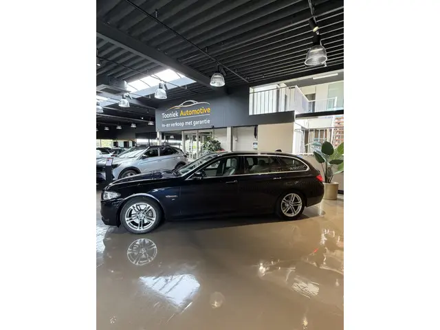 BMW 5 Serie Touring 528i High Executive 2016 Benzine 3