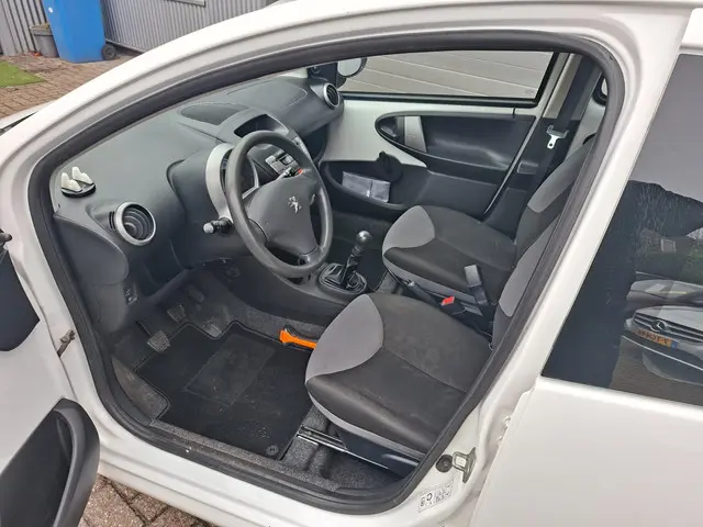 Peugeot 107 1.0 Airco Rijklaar 2012 Benzine 13