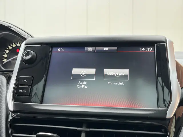 Peugeot 208 PureTech 110 GT-line 2017 Benzine 15