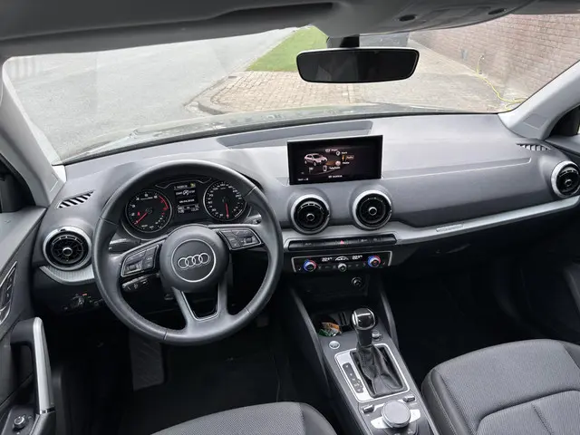 Audi Q2 35 TFSI Edition one 2022 Benzine 11