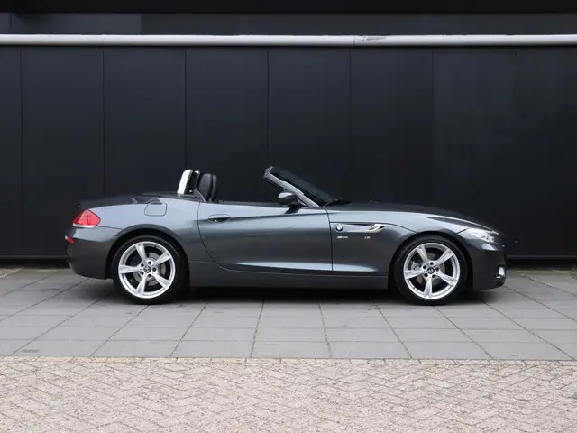 BMW Z4 Roadster sDrive18i High Executive 2016 Benzine 6