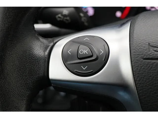 Ford Kuga 1.5 Titanium 2016 Benzine 35