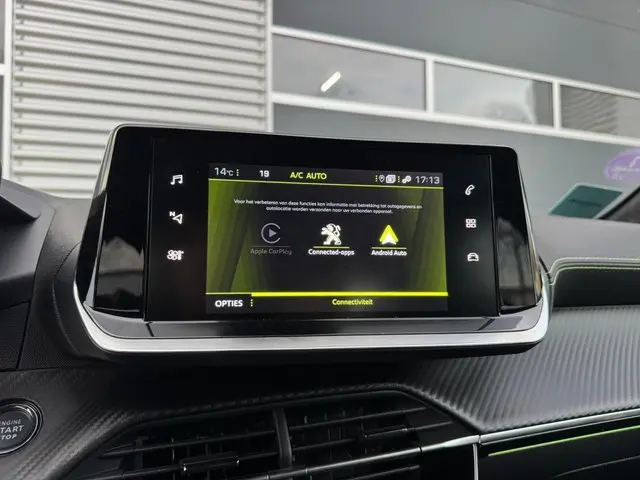 Peugeot 208 1.2 PureTech GT Pack 2023 Benzine 26