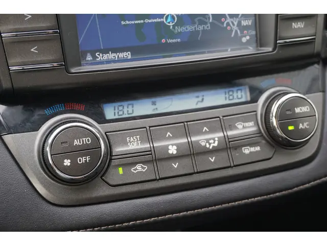 Toyota RAV4 2.0 Dynamic 4WD 2015 Benzine 13