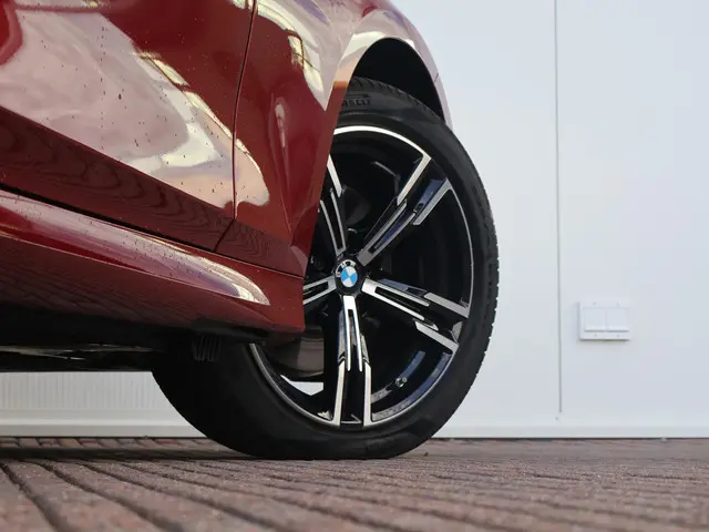 BMW 3 Serie Touring 330e 2025 Hybride Benzine 8