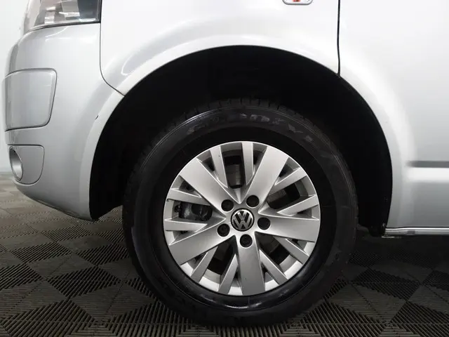 Volkswagen Transporter 2.0 TDI L1 Highline- 2015 Diesel 17