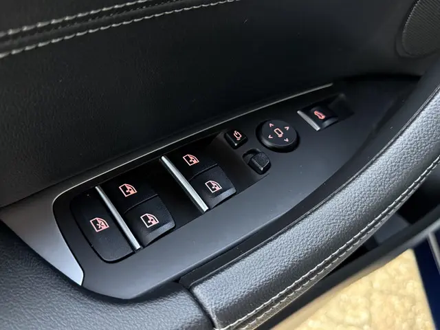 BMW X3 xDrive30e 2022 Hybride Benzine 32