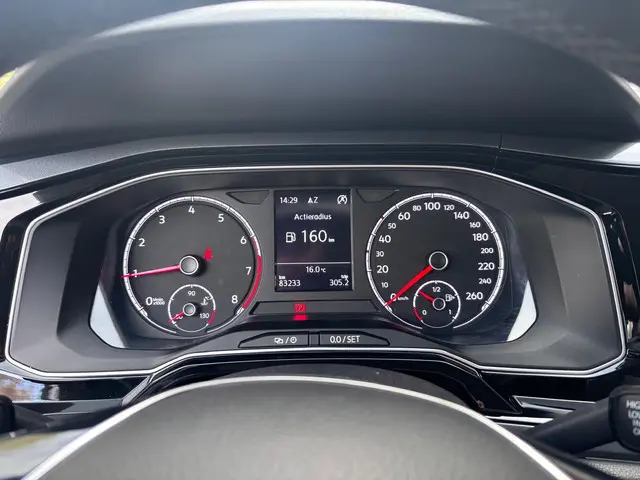 Volkswagen Polo 1.0 TSI Highline R-line 2018 Benzine 25