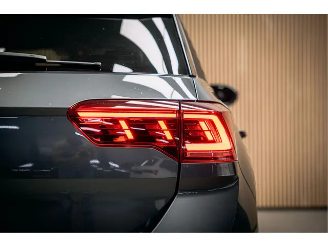 Volkswagen T-Roc 1.5 TSI R-Line Edition 2024 Benzine 10