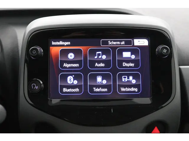 Toyota Aygo 1.0 VVT-i x-play 2022 Benzine 48