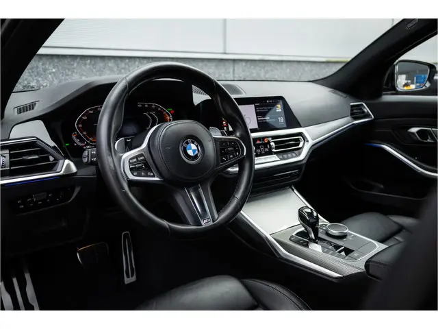 BMW 3 Serie Touring 320i M Sport High Ex 2021 Benzine 50