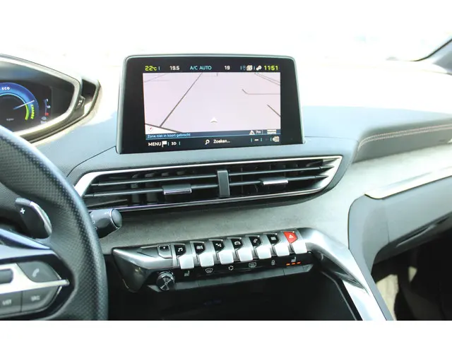 Peugeot 3008 1.6 HYbrid4 300 GT 2020 Hybride Benzine 23