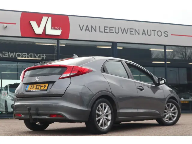 Honda Civic 1.8 Sport 2012 Benzine 2