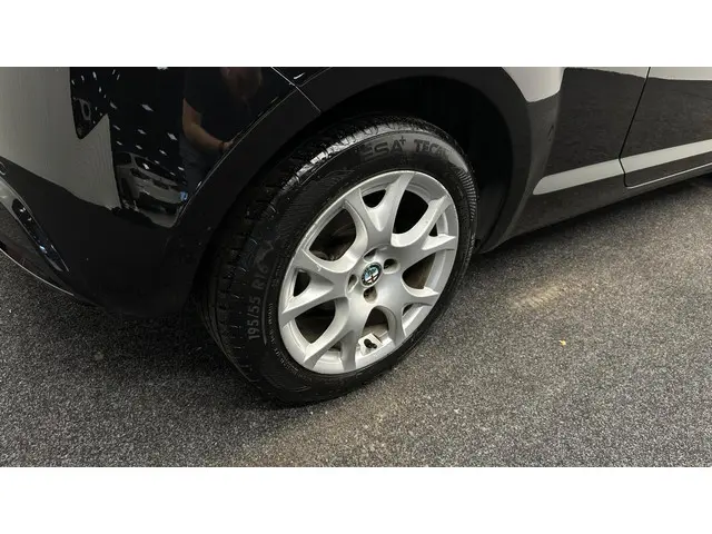 Alfa Romeo MiTo 0.9 TwinAir SBK AIRCO LM. 2013 Benzine 14