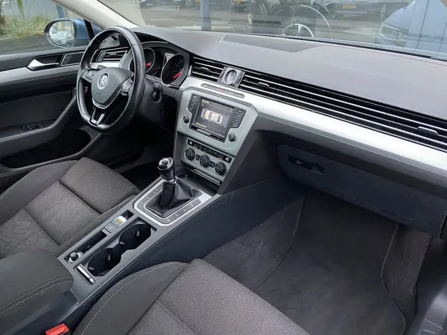 Volkswagen Passat 1.4 TSI ACT Highline 2015 Benzine 33