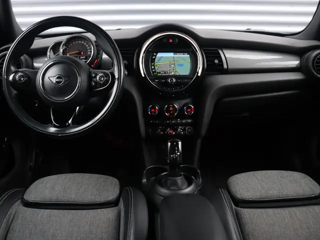 MINI 5-Deurs Cooper 2019 Benzine 11