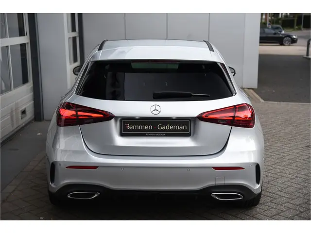 Mercedes-Benz A-Klasse 200 AMG Line 2023 Benzine 30