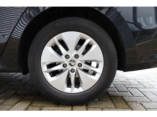 Škoda Octavia Combi 1.0 Business Edition 2022 Benzine 23