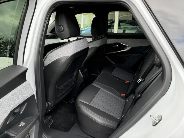 Peugeot 3008 1.2 Hybrid 145 GT 2025 Hybride Benzine 20