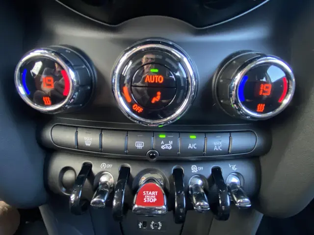 MINI Cooper Mini 1.5 Business 2015 Benzine 30