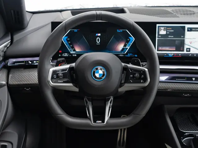 BMW 5 Serie Sedan 550e xDrive 2025 Hybride Benzine 8