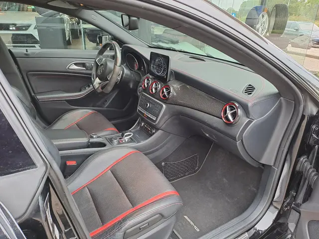 Mercedes-Benz CLA AMG 45 4MATIC 2016 Benzine 30
