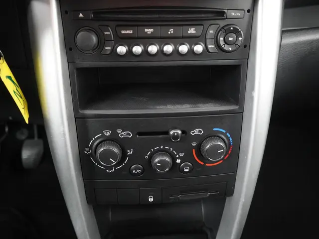 Peugeot 207 1.4 VTi Urban Move 2012 Benzine 19